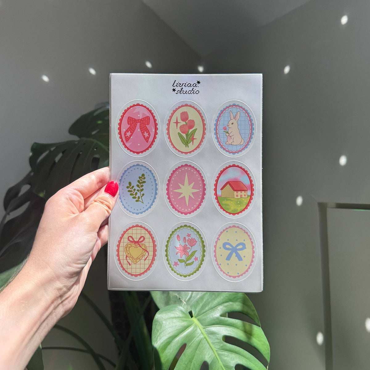 Planche de stickers Ovales Fleuris — Liviaa.studio